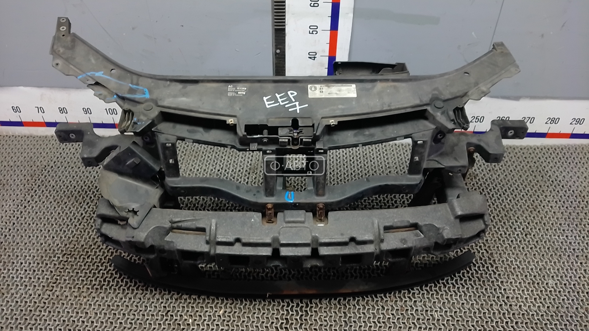 Передняя панель крепления облицовки (телевизор)