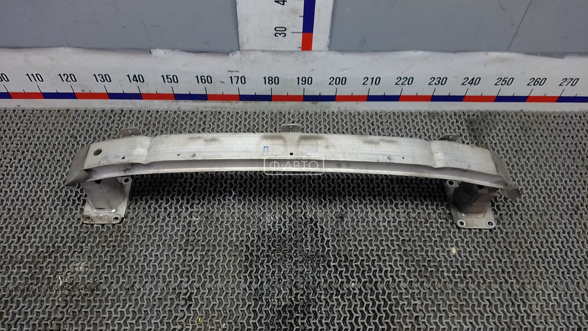 Усилитель бампера передний (кронштейн)