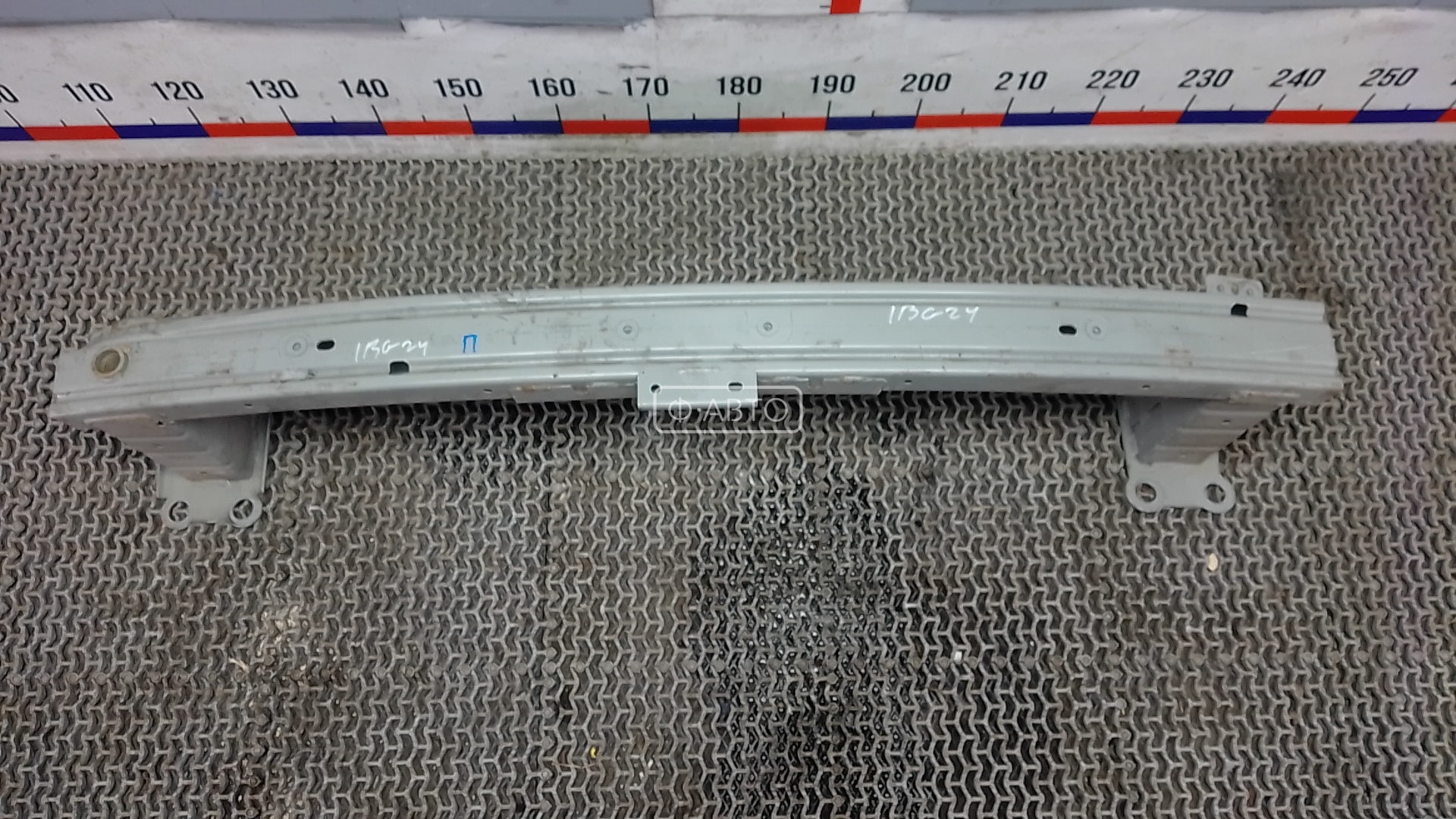 Усилитель бампера передний (кронштейн)