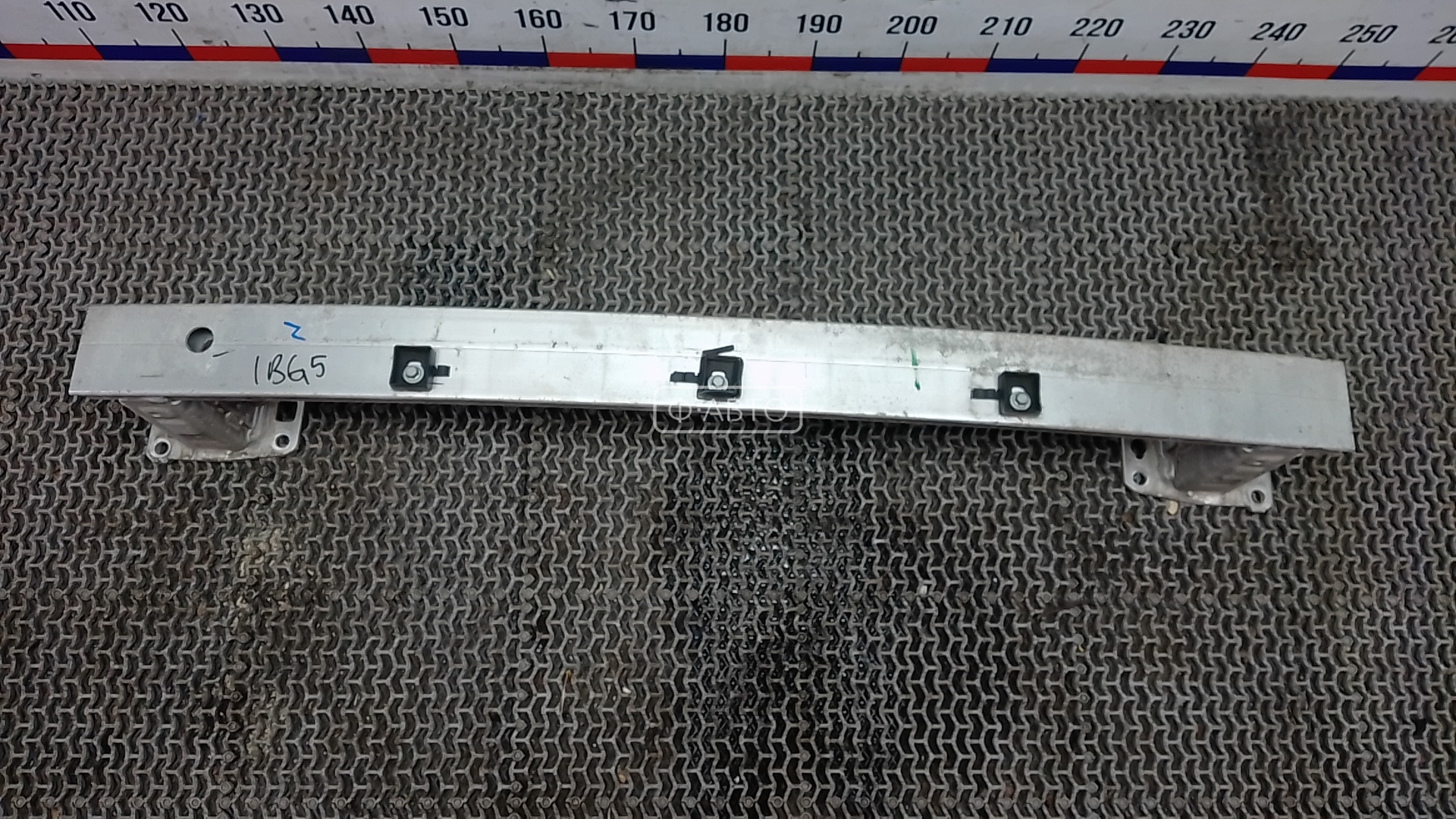 Усилитель бампера задний