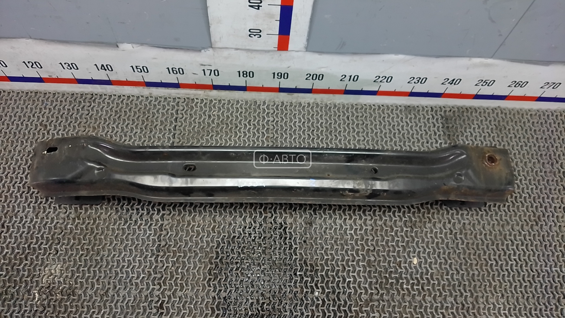 Усилитель бампера задний