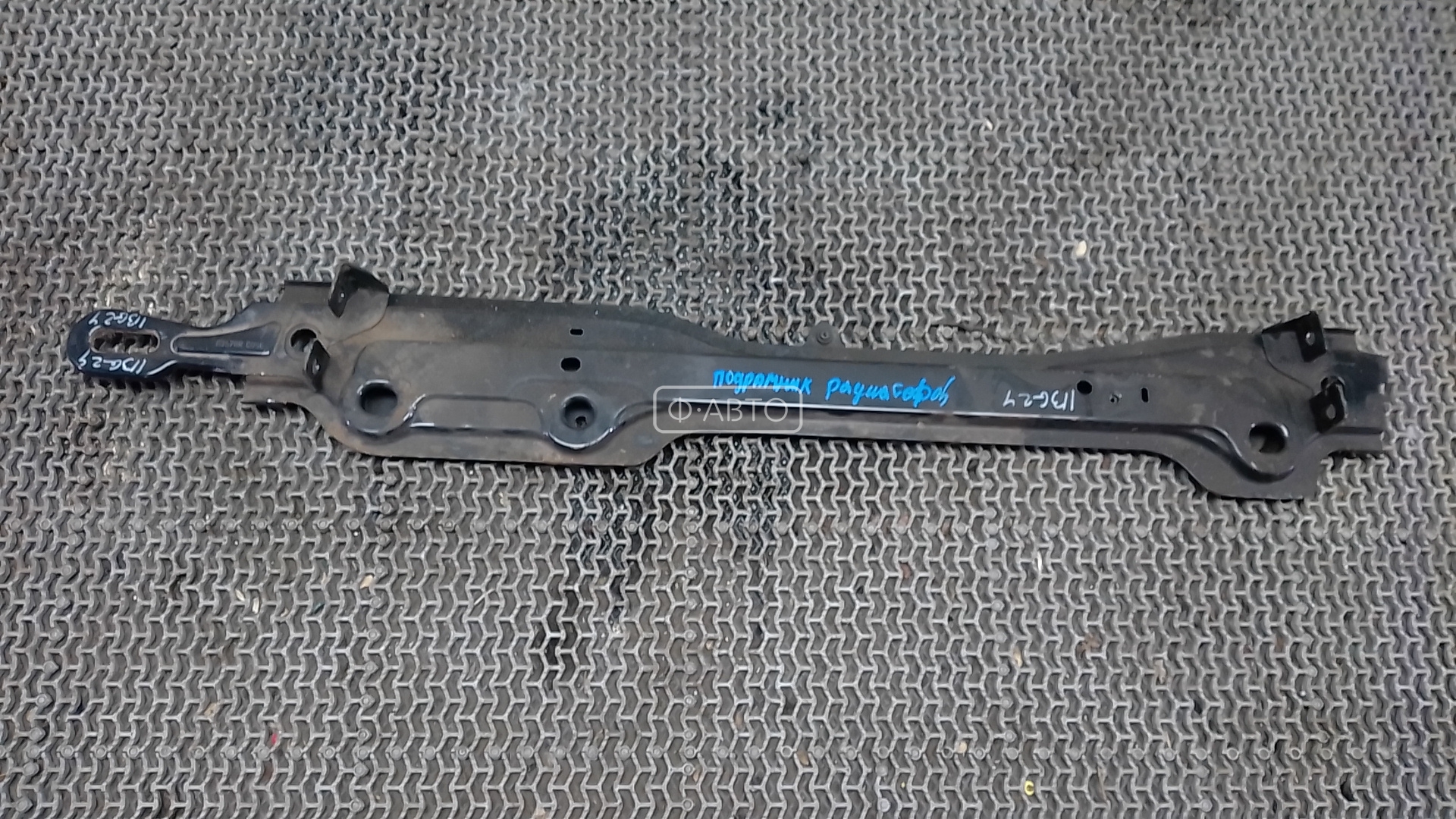 Подрамник радиаторов