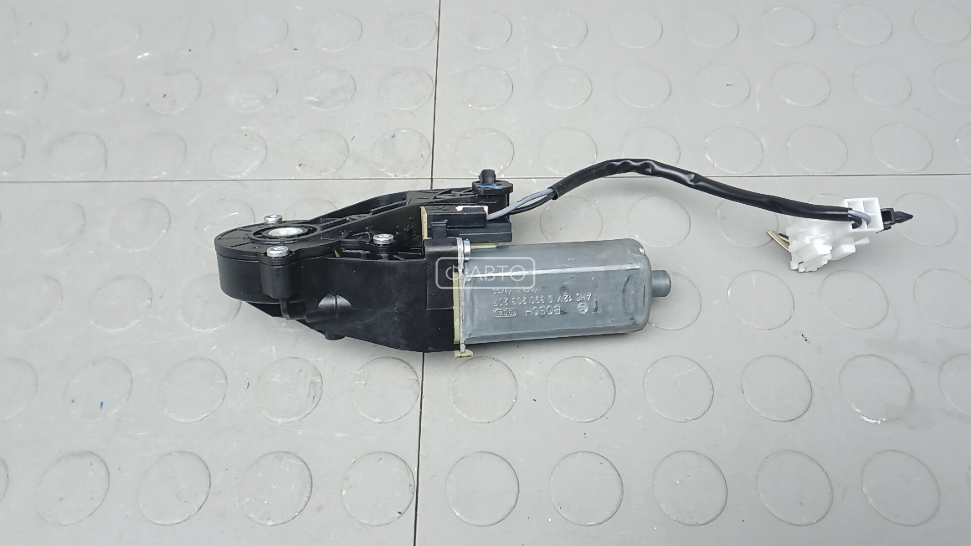 Моторчик сидения передний