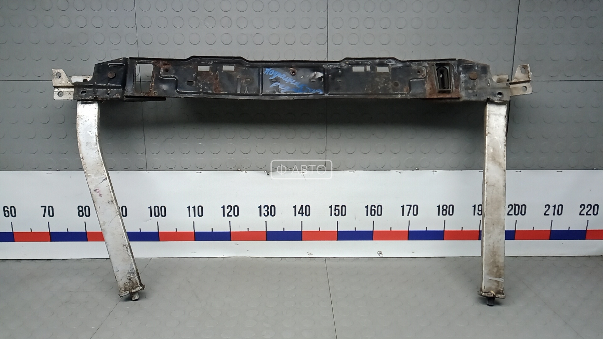 Подрамник радиаторов