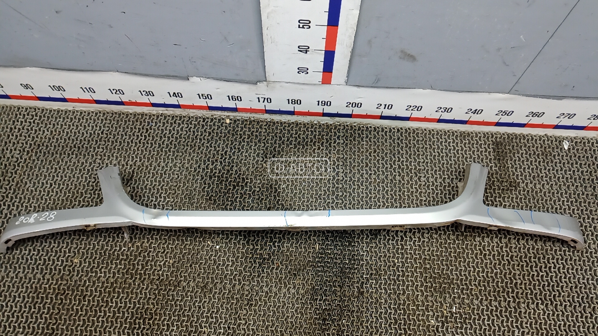 Ус под фару (ресничка) левый