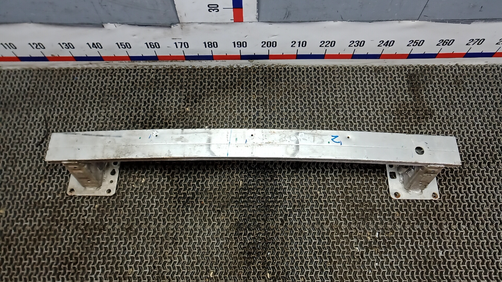 Усилитель бампера задний