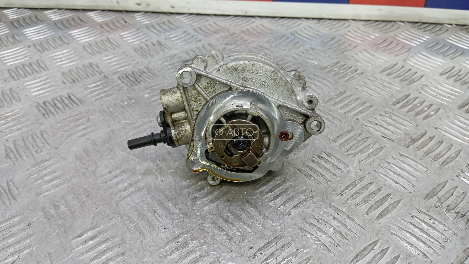 Насос вакуумный