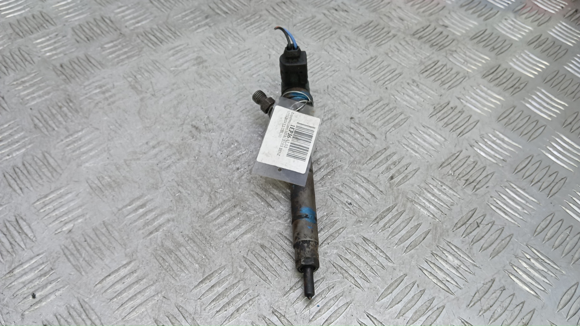 Форсунка дизельная MERCEDES BENZ VITO W639