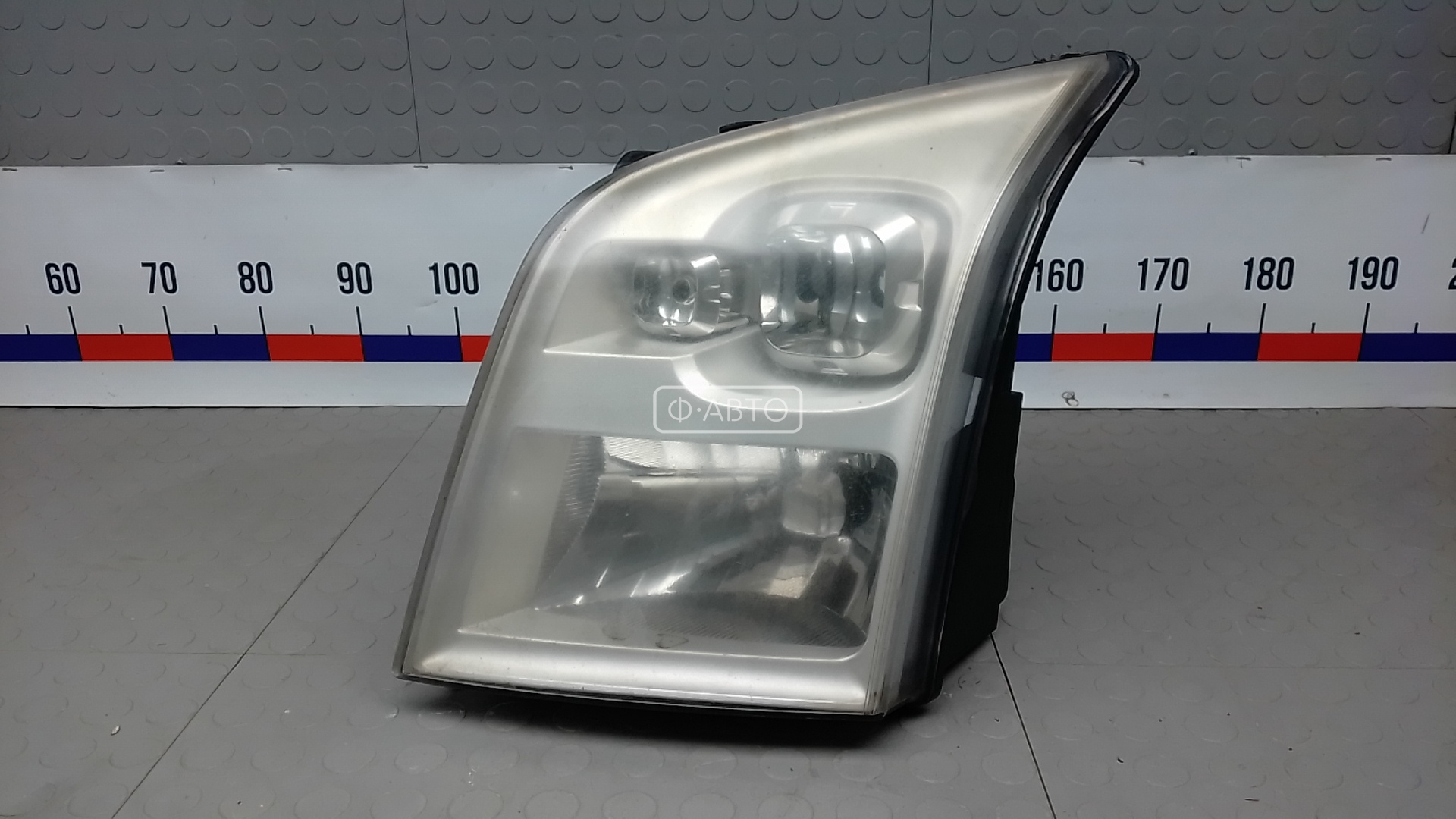 Фара левая