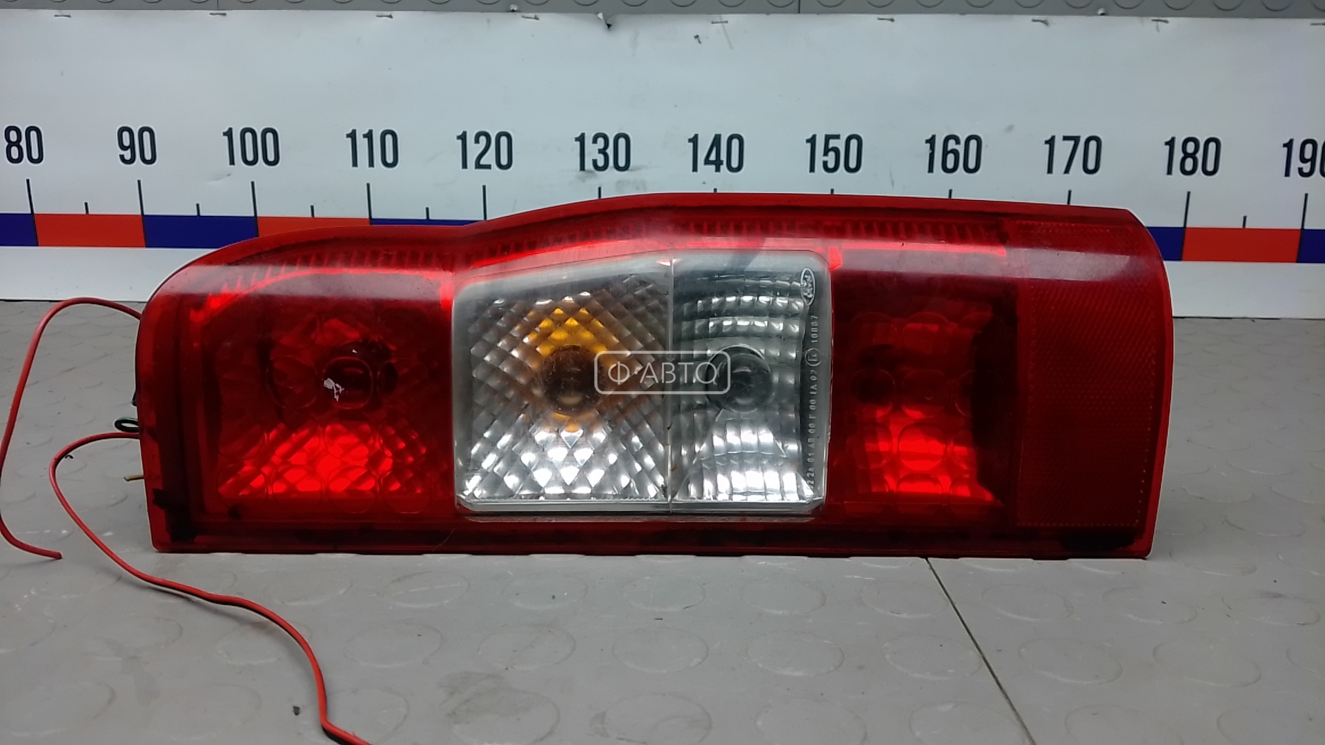 Фонарь задний правый