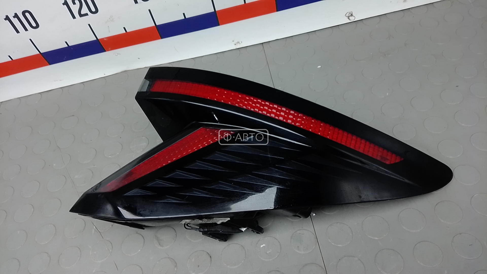 Фонарь задний правый