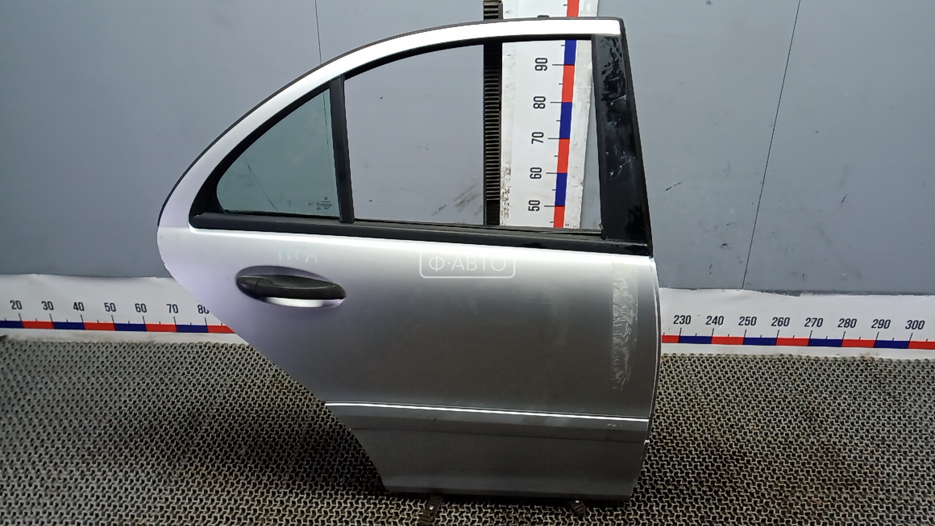 Дверь задняя правая