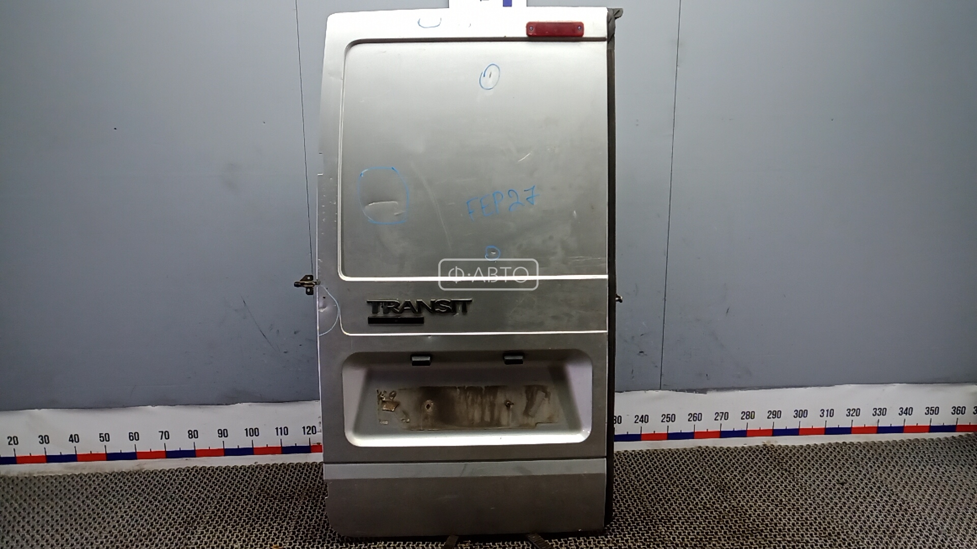 Дверь распашная левая