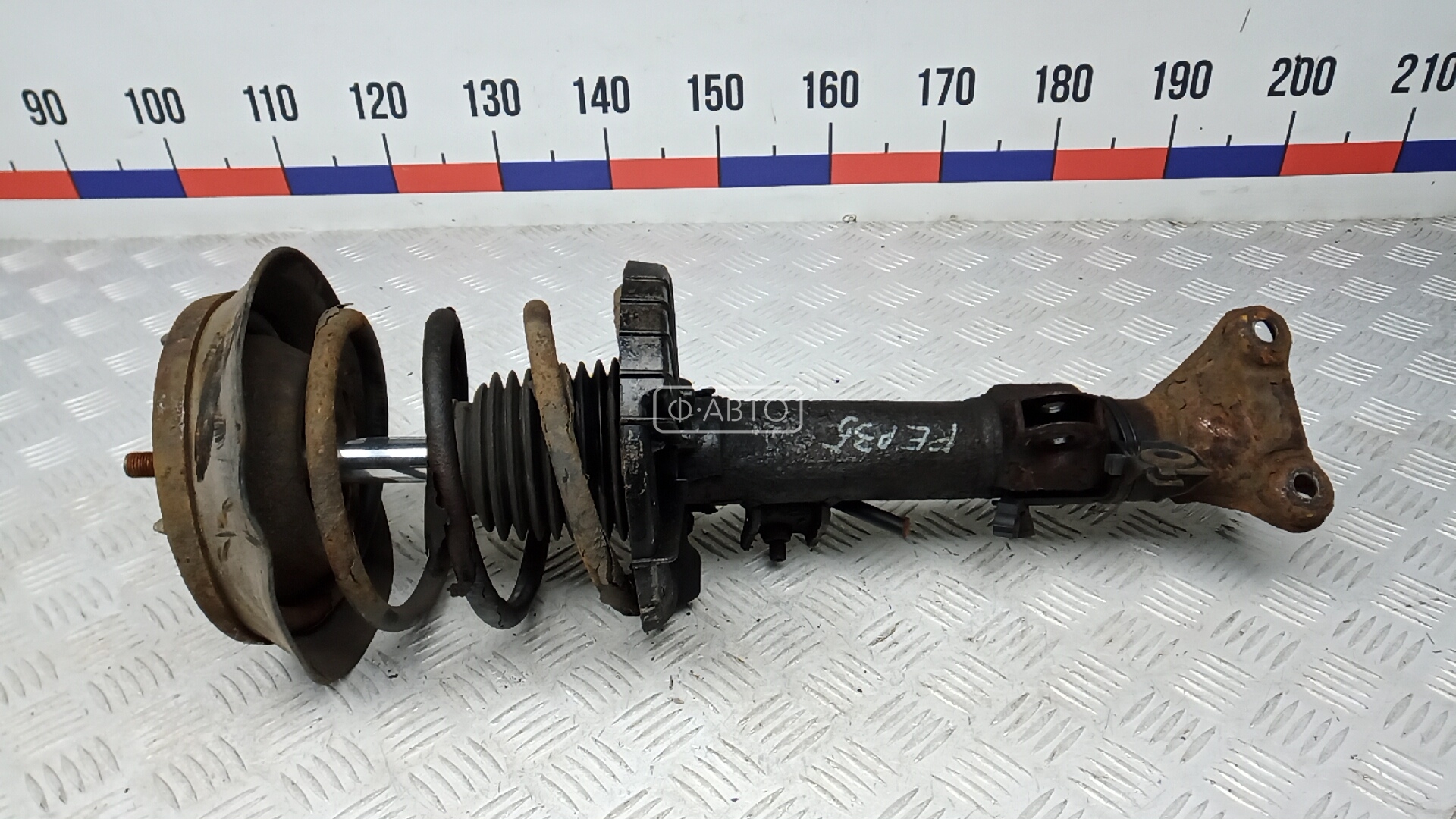 Стойка передняя правая