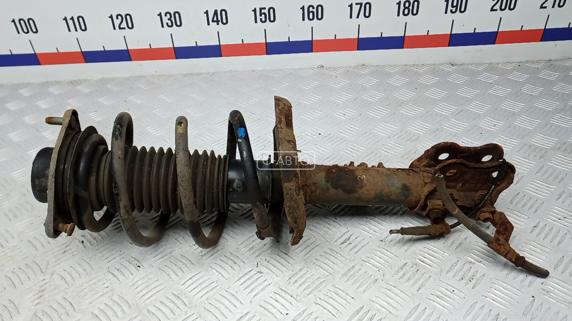 Стойка передняя правая