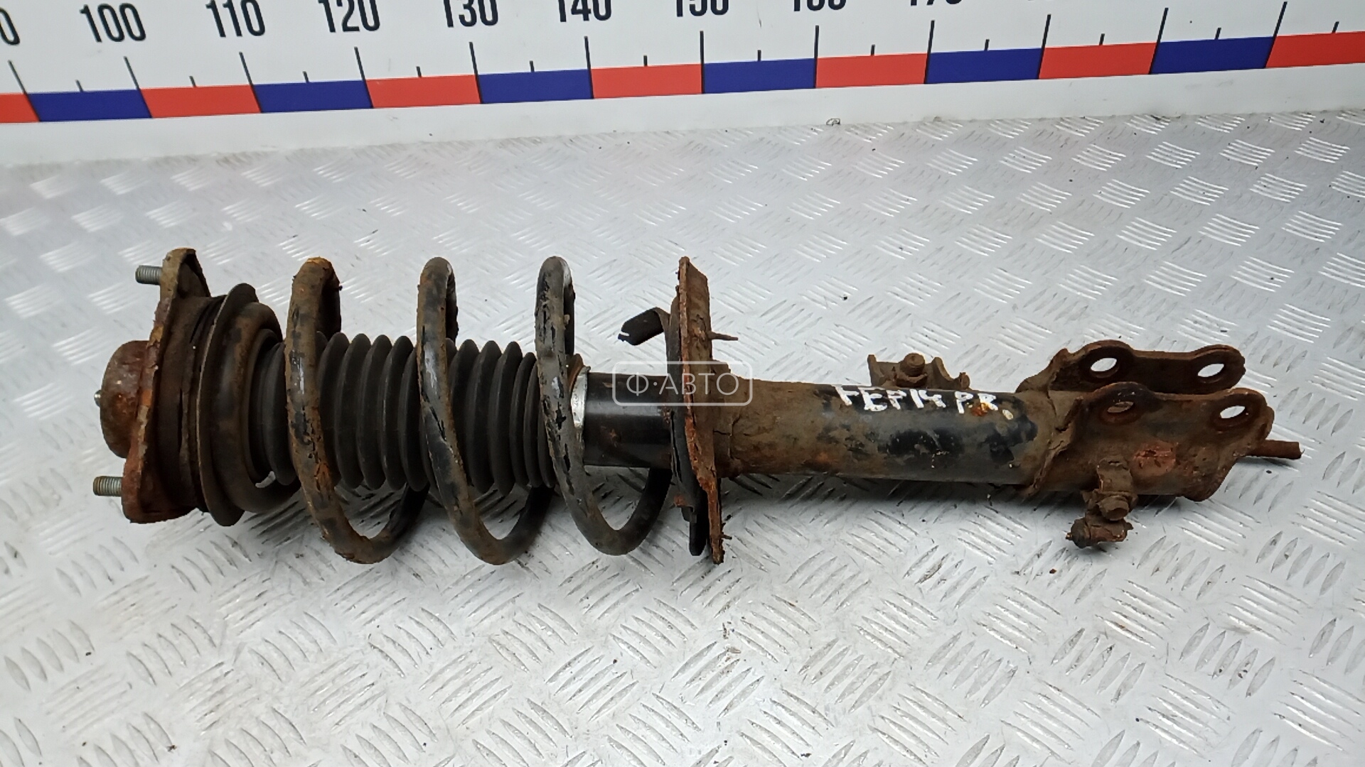 Стойка передняя правая