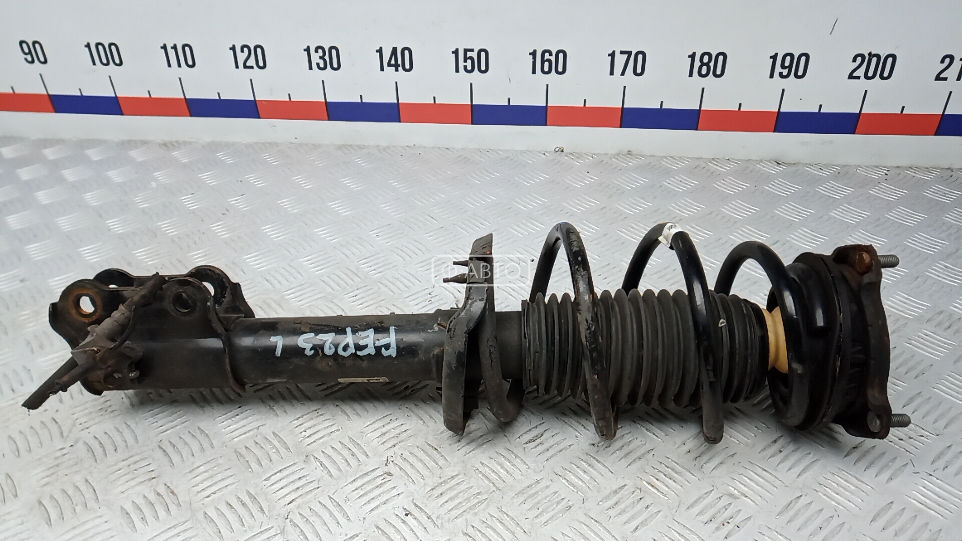 Стойка передняя левая