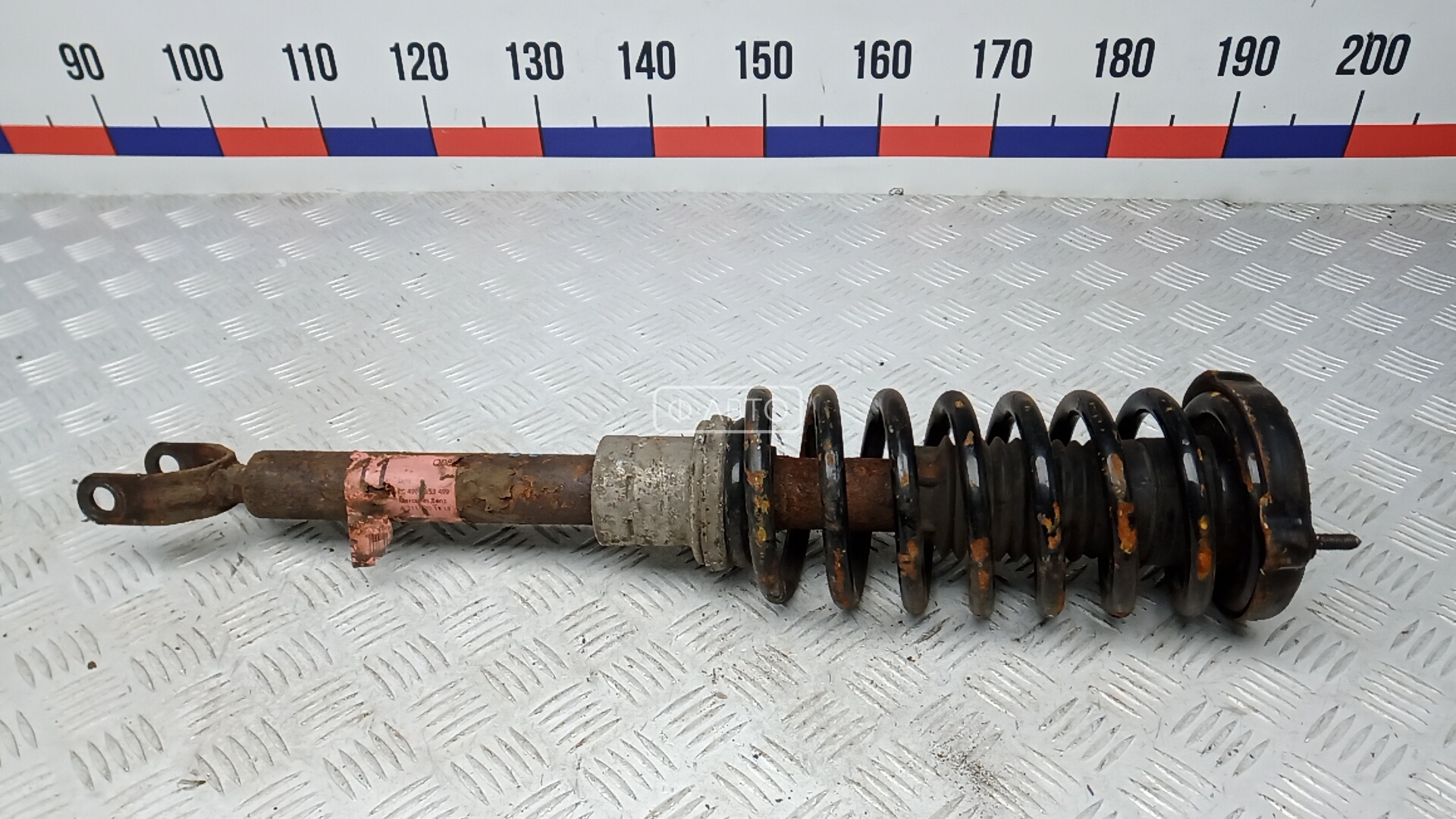 Стойка передняя левая