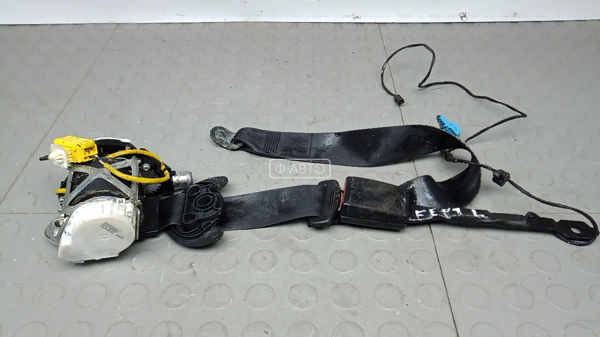 Ремень безопасности с пиропатроном сиденья переднего