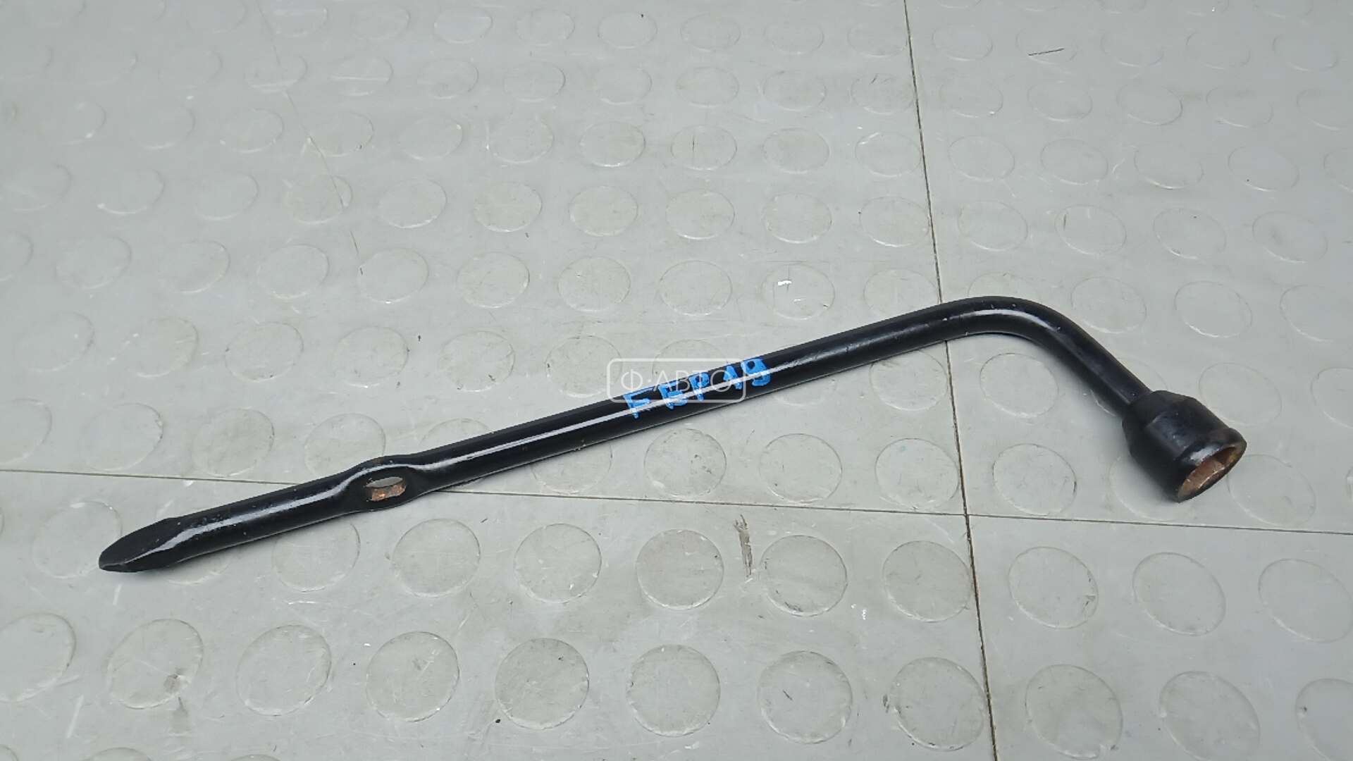 Ключ колесный