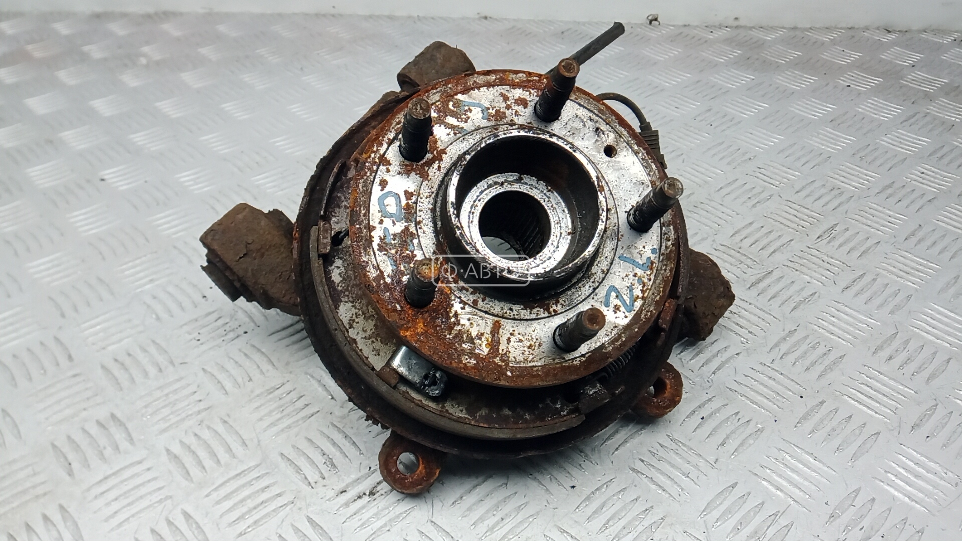 Ступица задняя левая