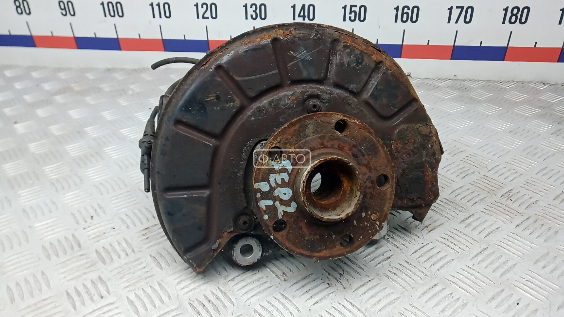 Ступица передняя левая