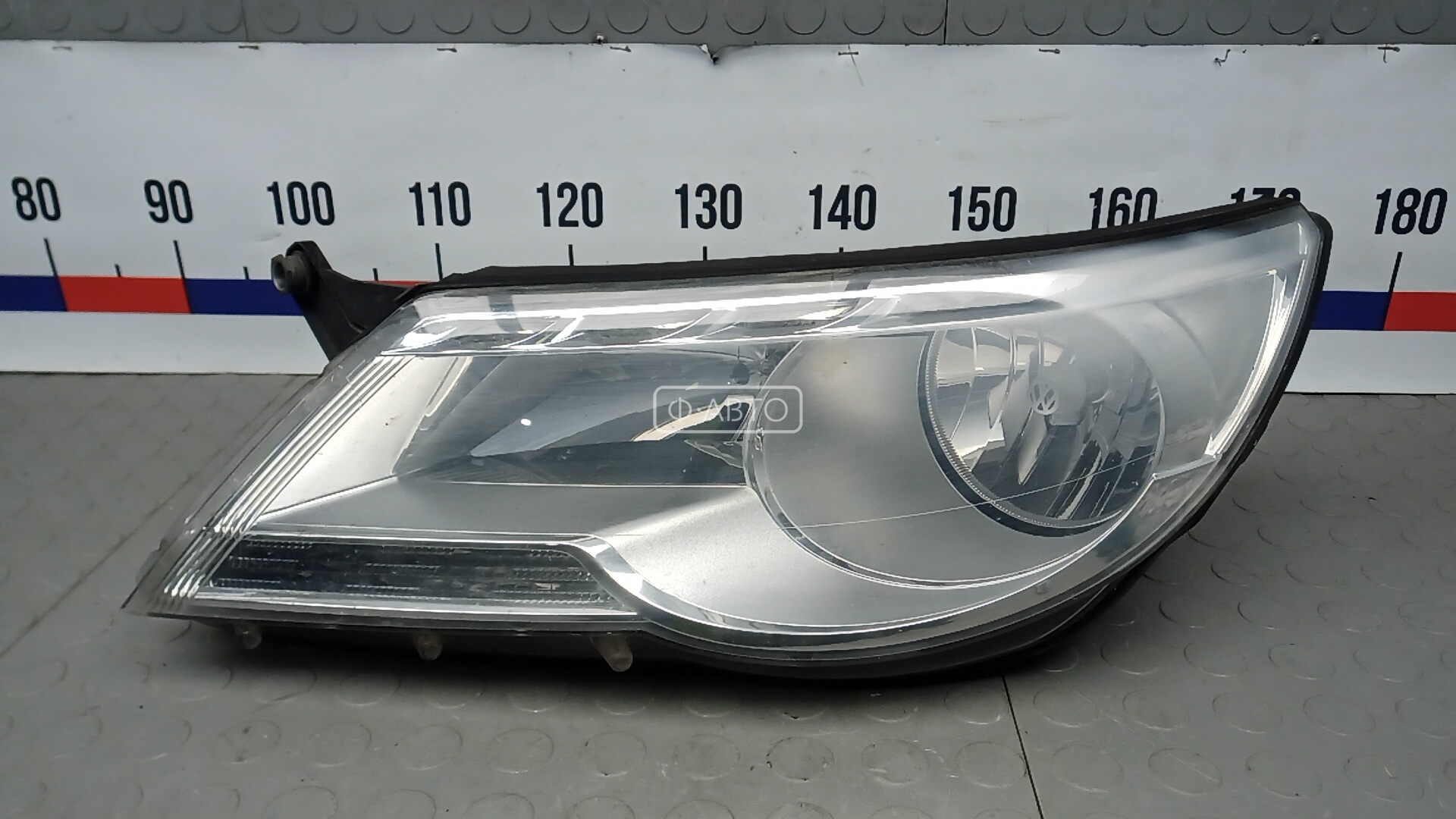 Фара левая