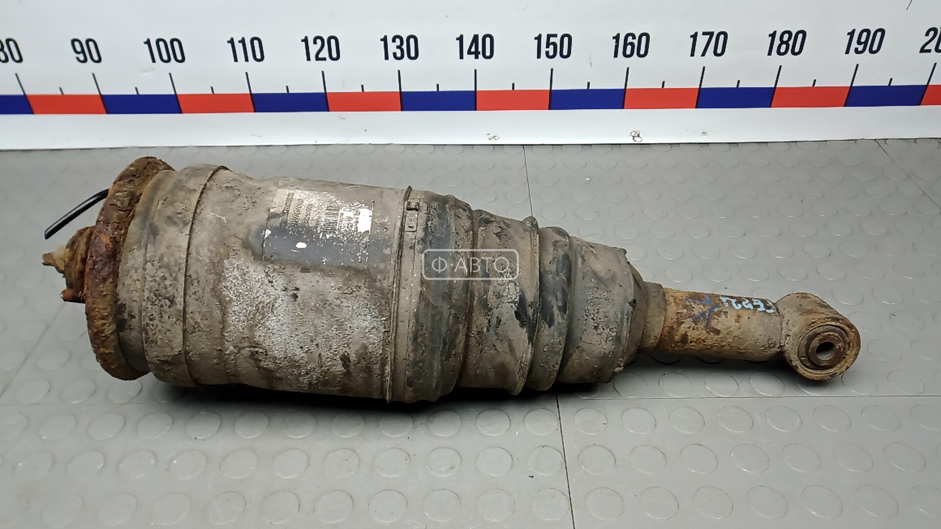 Стойка задняя правая