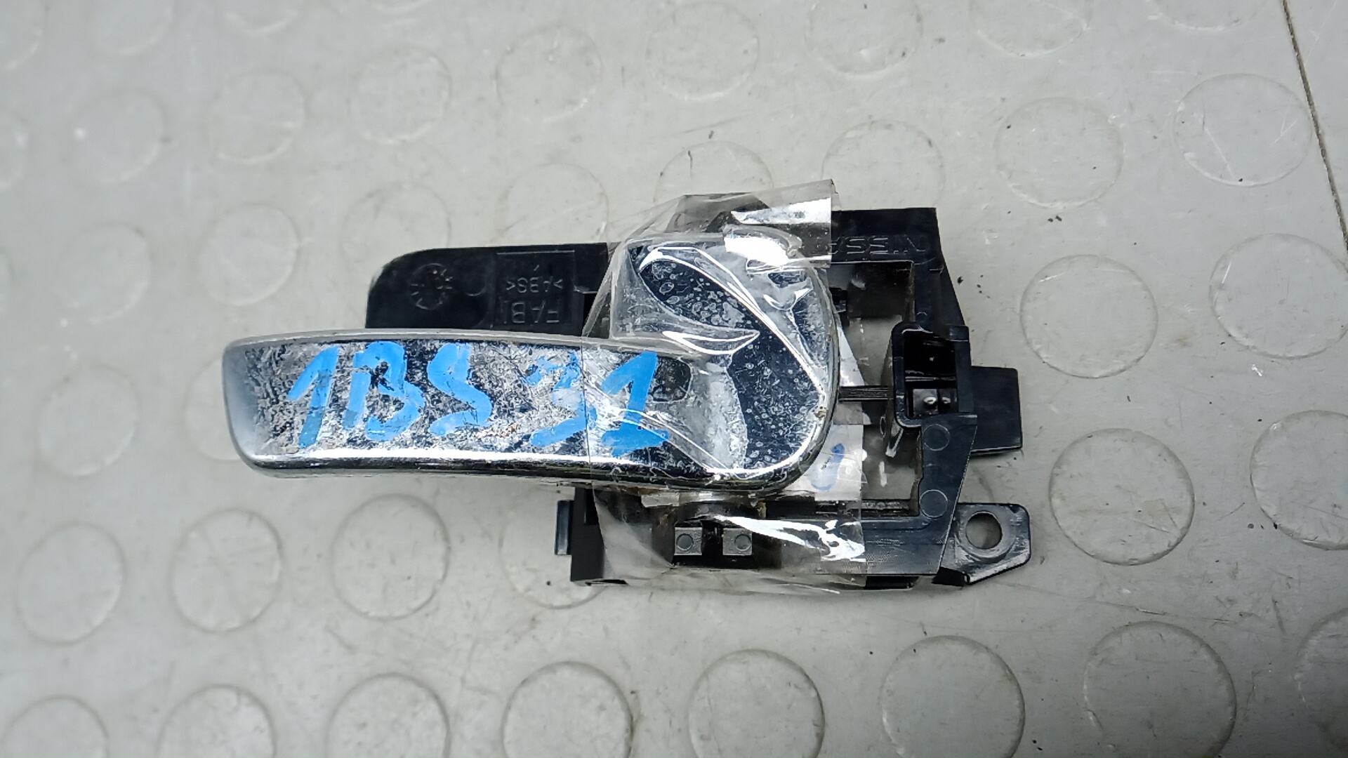 Ручка внутренняя передняя правая NISSAN QASHQAI J10