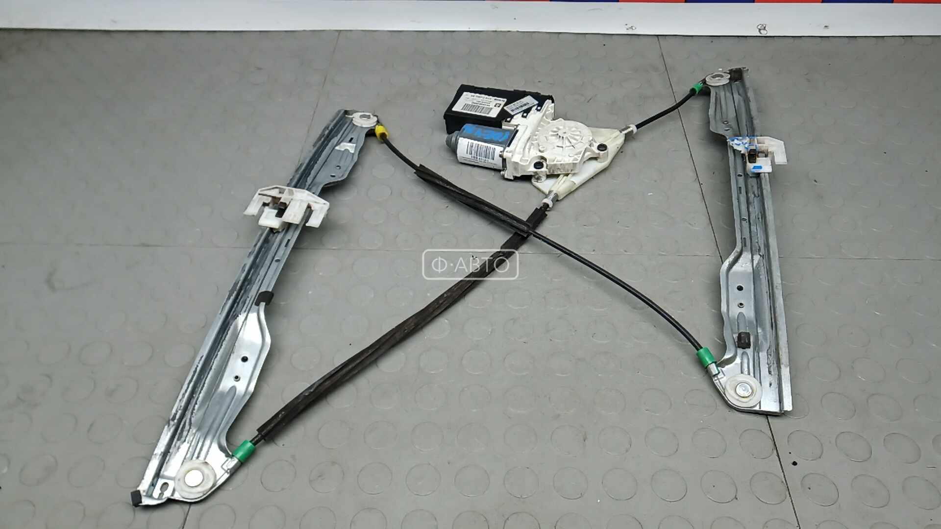 Стеклоподъемник передний левый