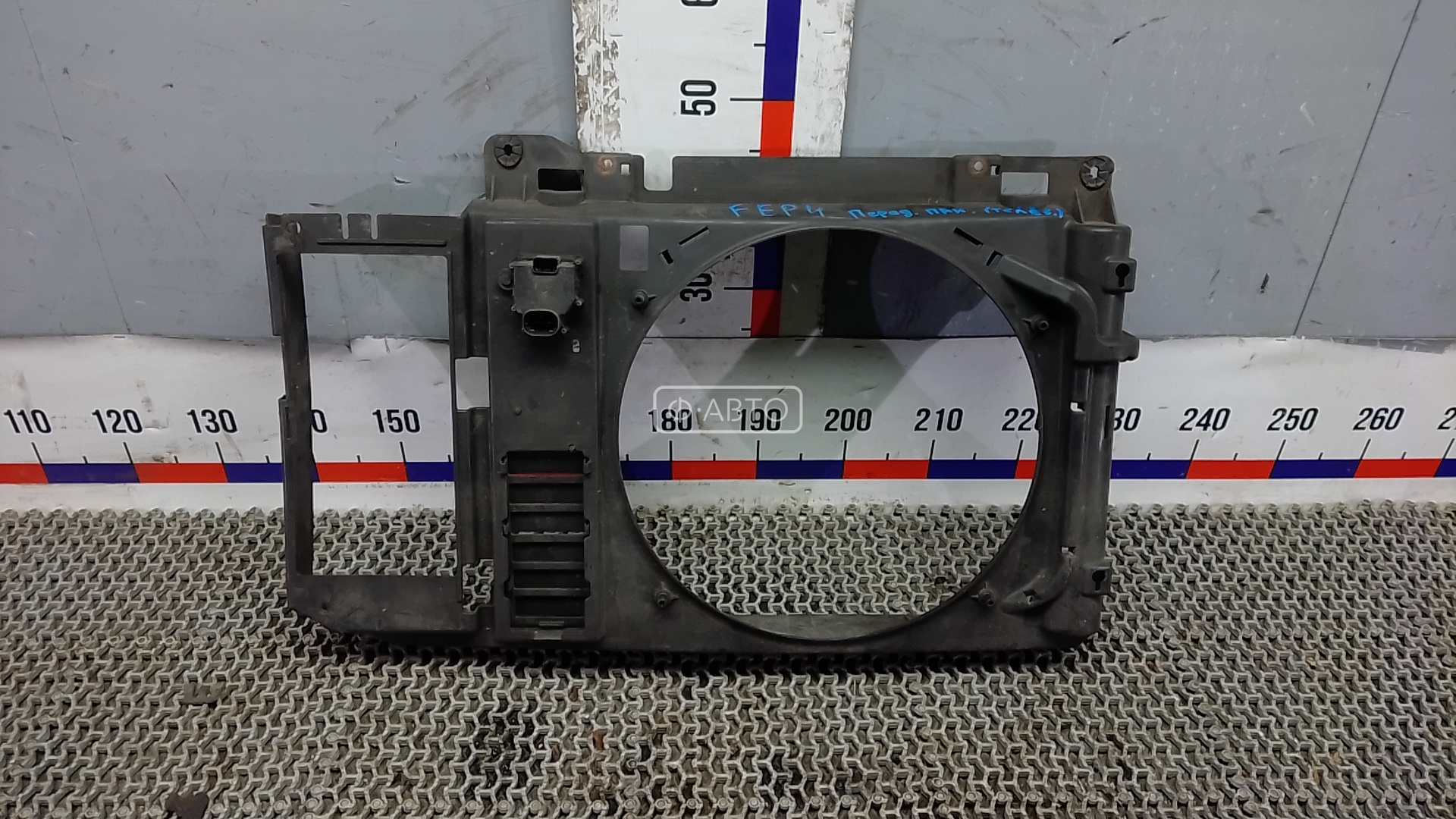 Передняя панель крепления облицовки (телевизор)