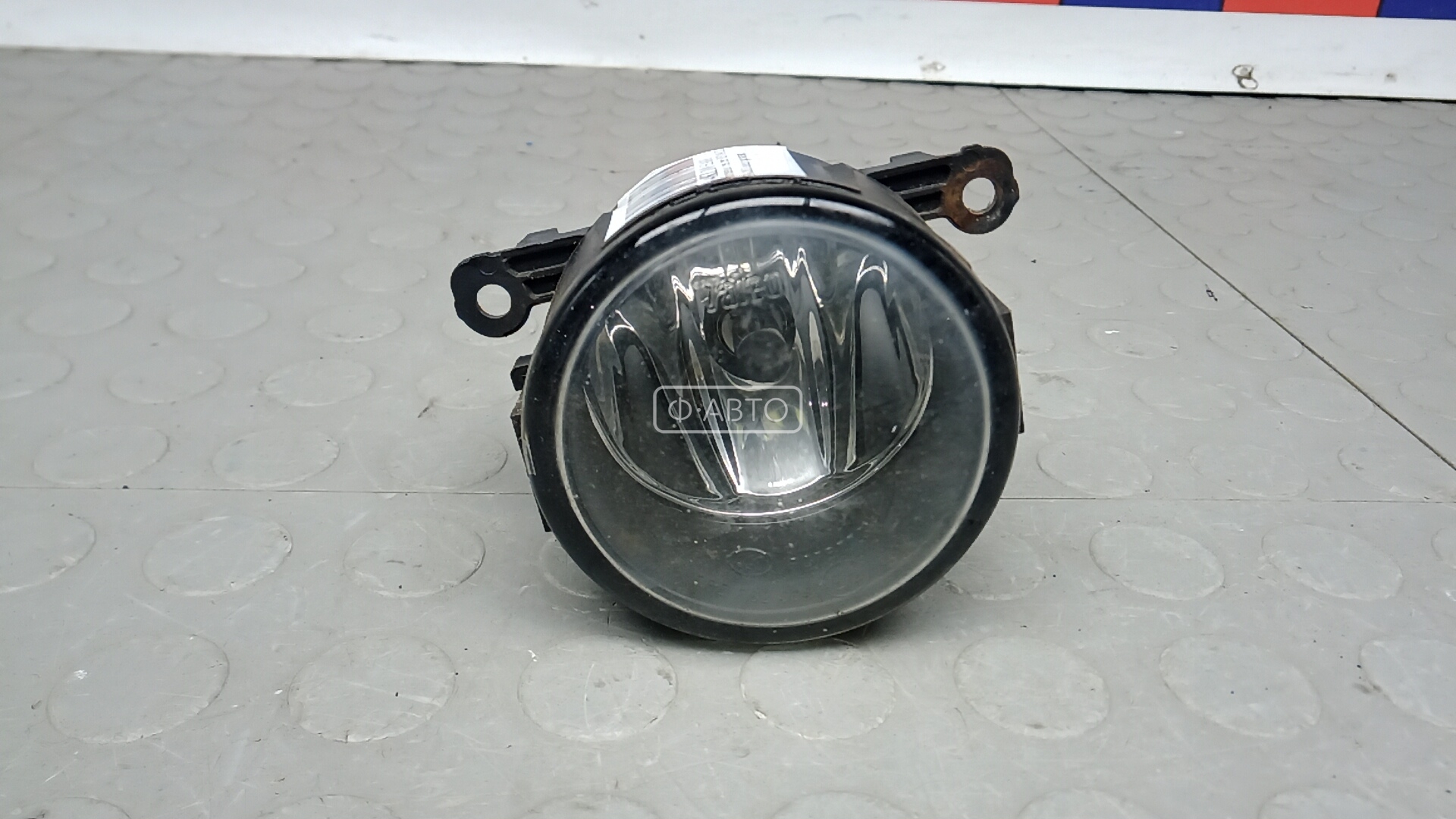 Фара галогенная левая передняя
