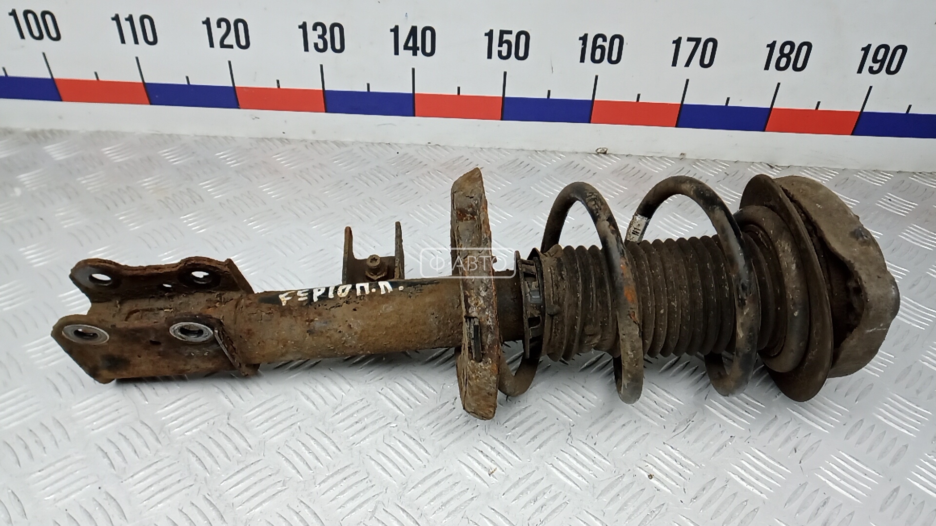 Стойка передняя левая