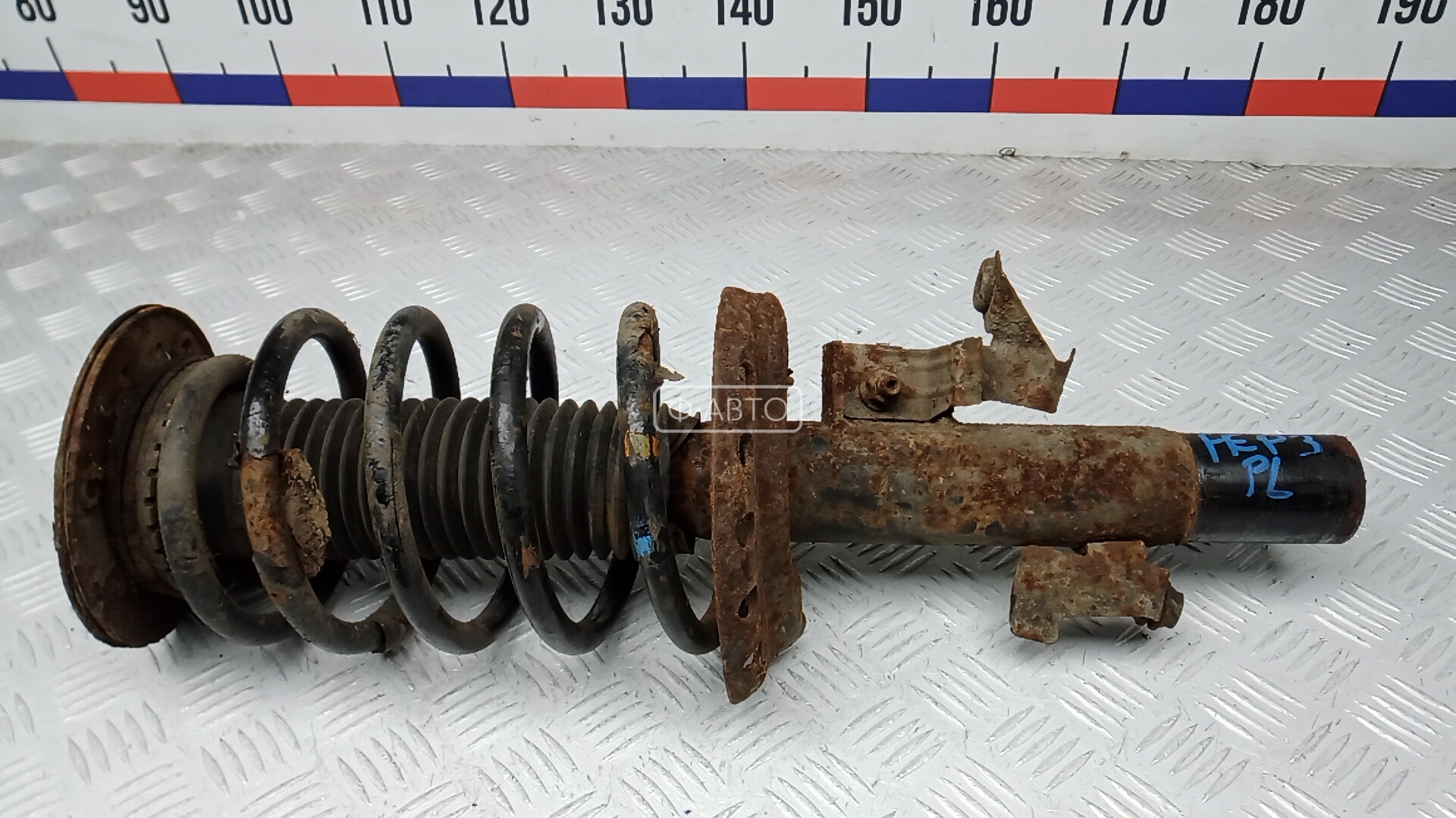 Стойка передняя левая