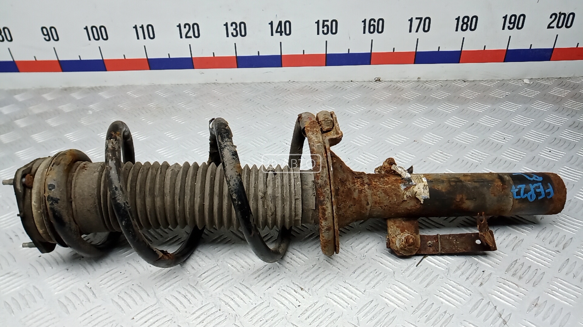 Стойка передняя левая