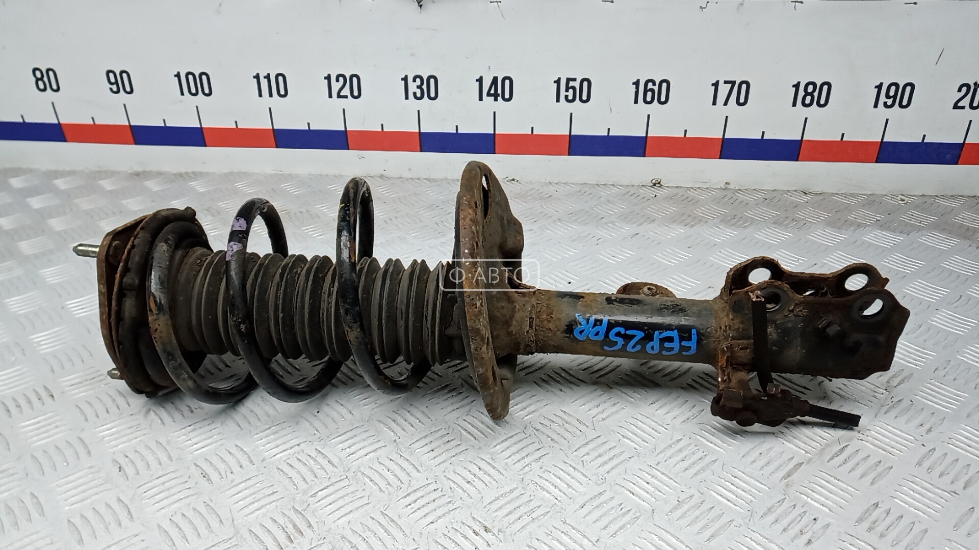 Стойка передняя правая