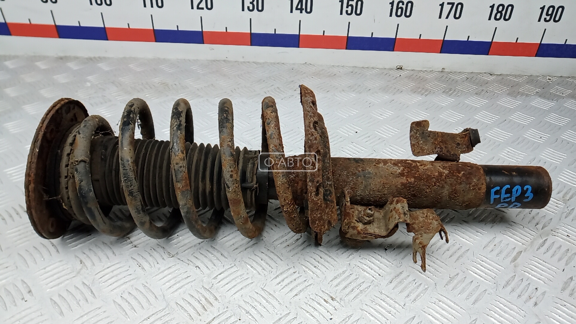 Стойка передняя правая