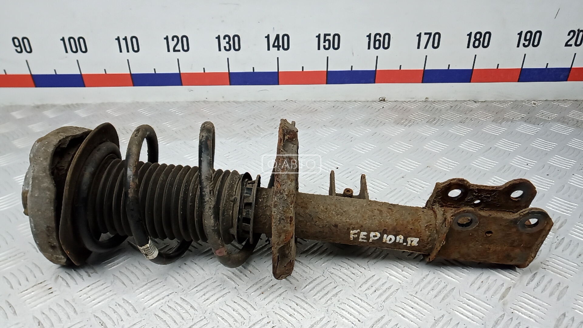 Стойка передняя правая