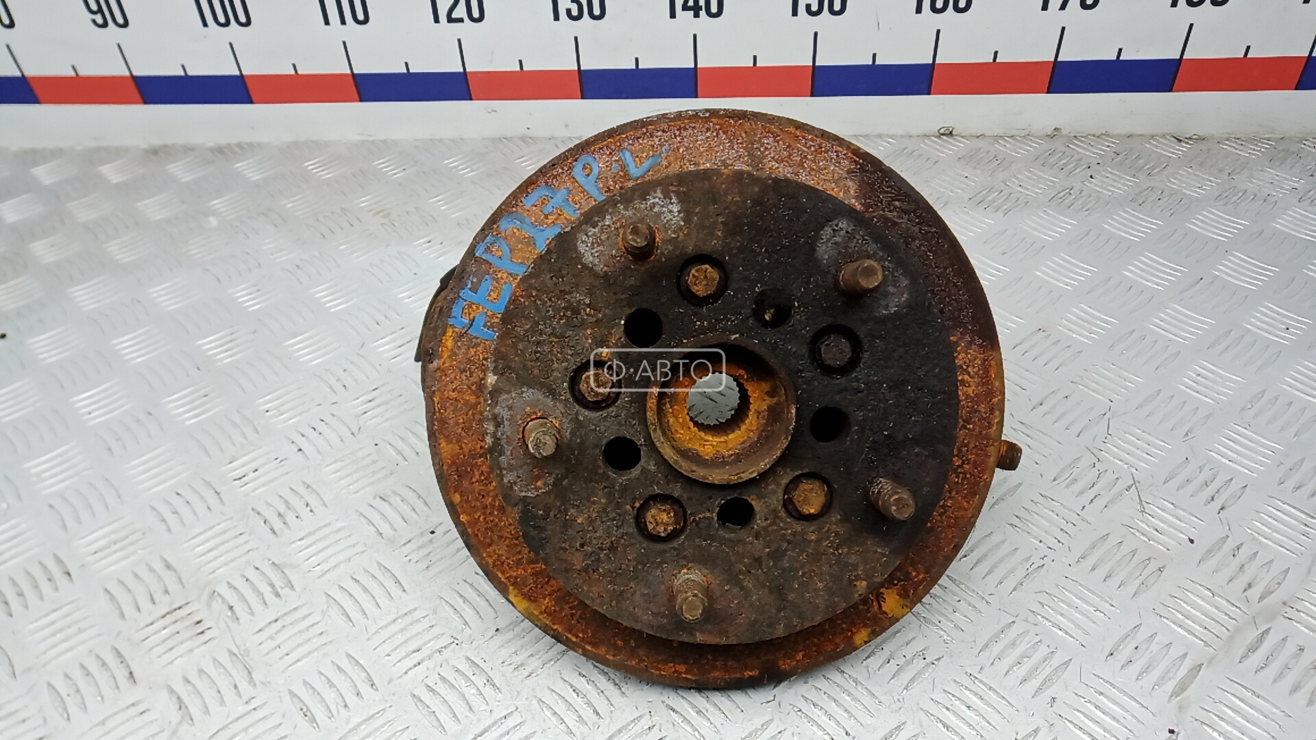 Ступица передняя левая