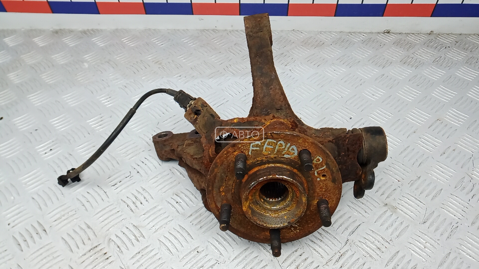 Ступица передняя левая