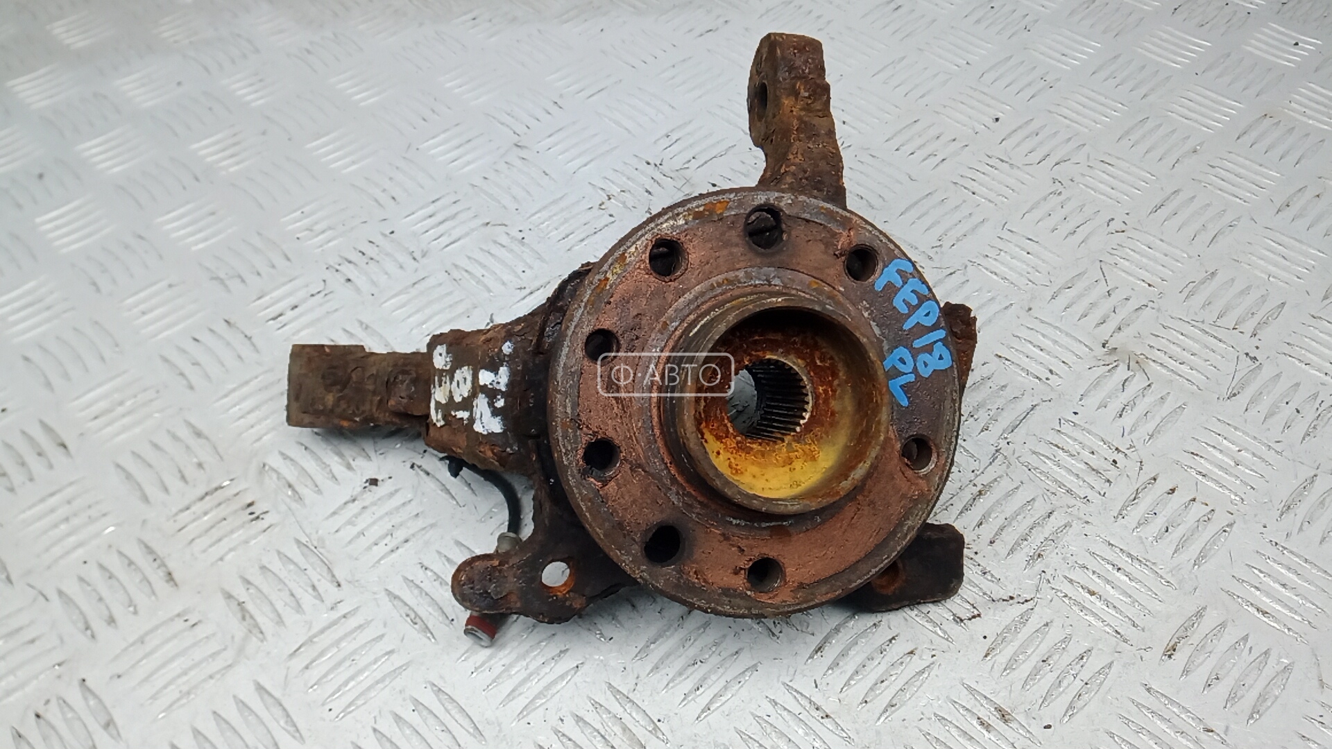 Ступица передняя левая