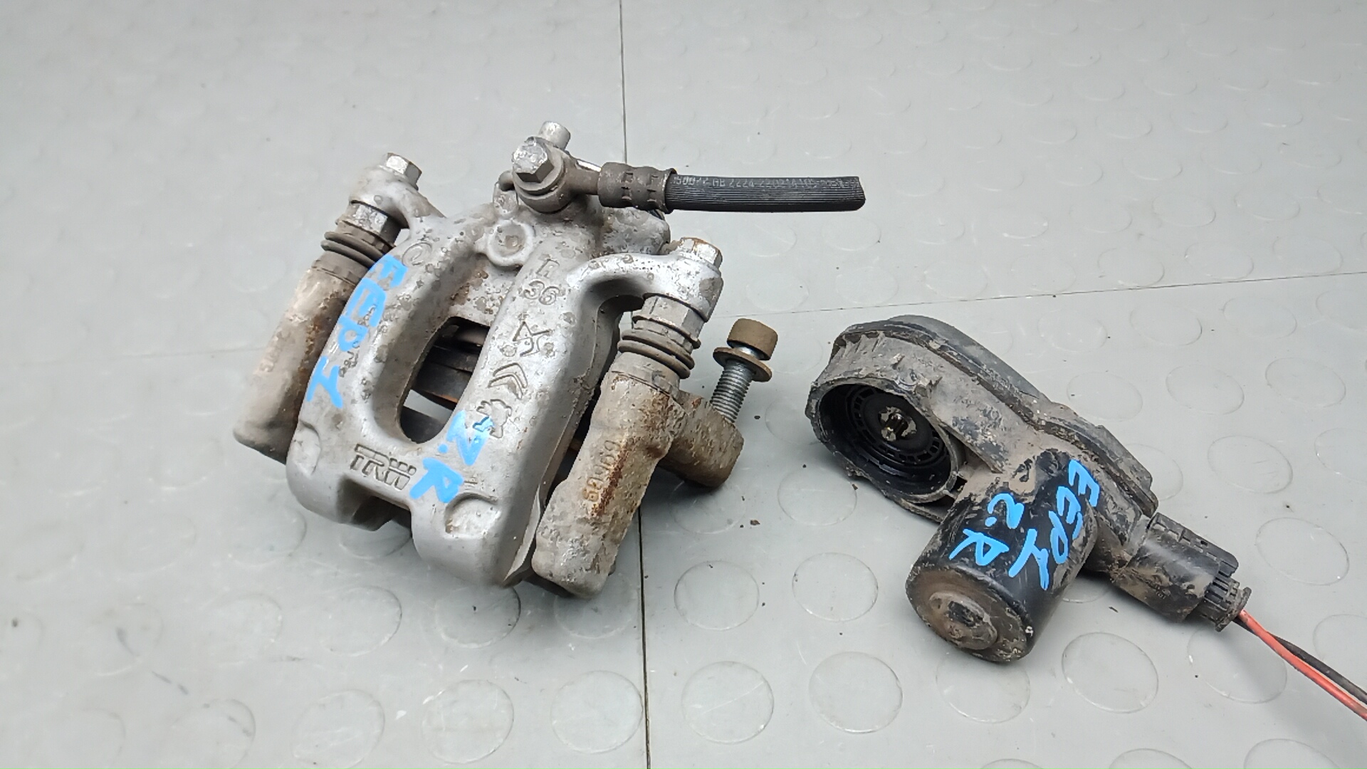 Суппорт тормозной задний правый CITROEN C4 3