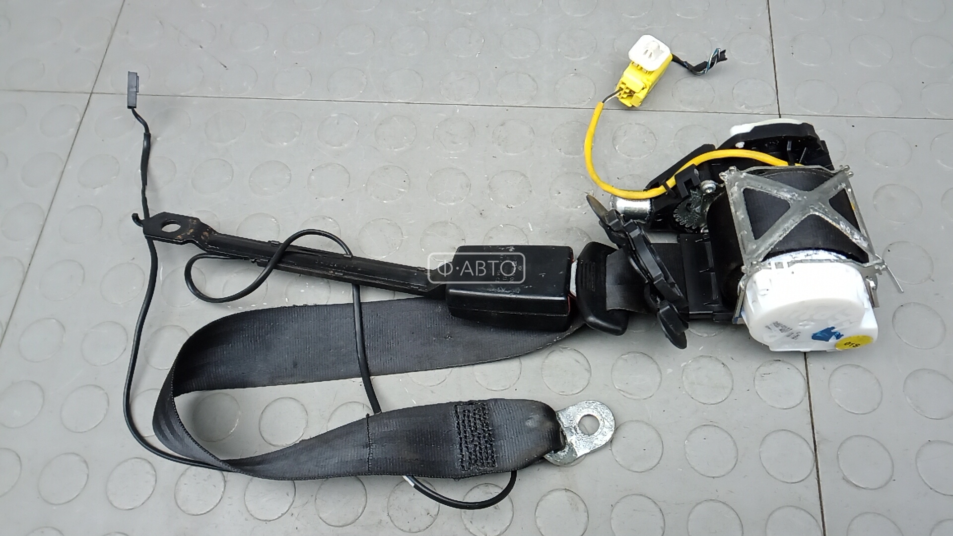 Ремень безопасности с пиропатроном сиденья переднего