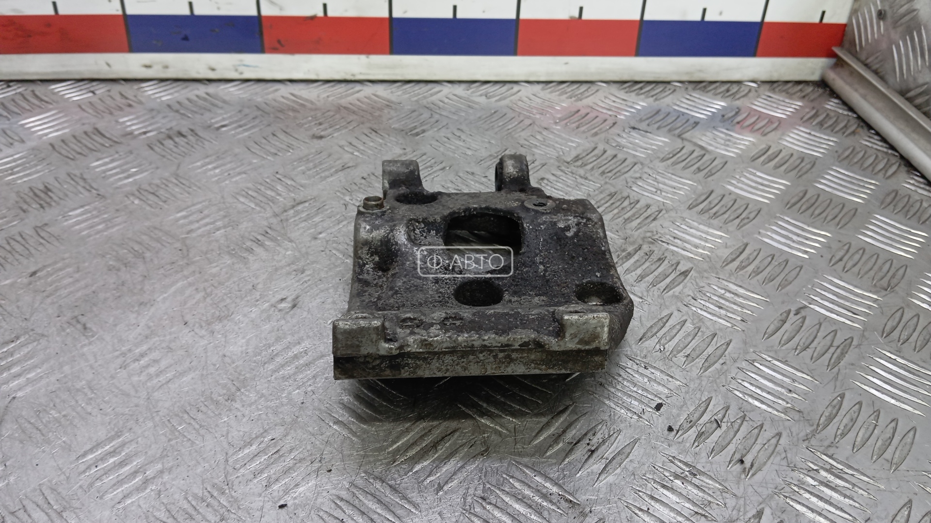 Кронштейн двигателя дизельный