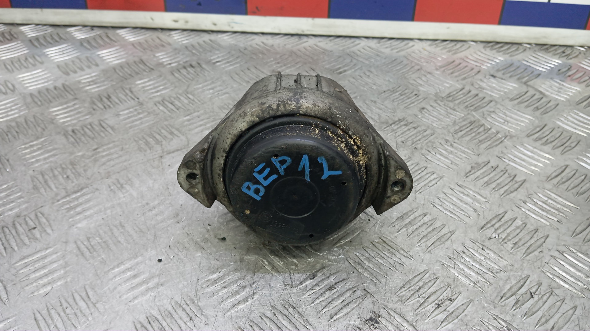 Подушка двигателя бензиновая BMW 3 E90/E91