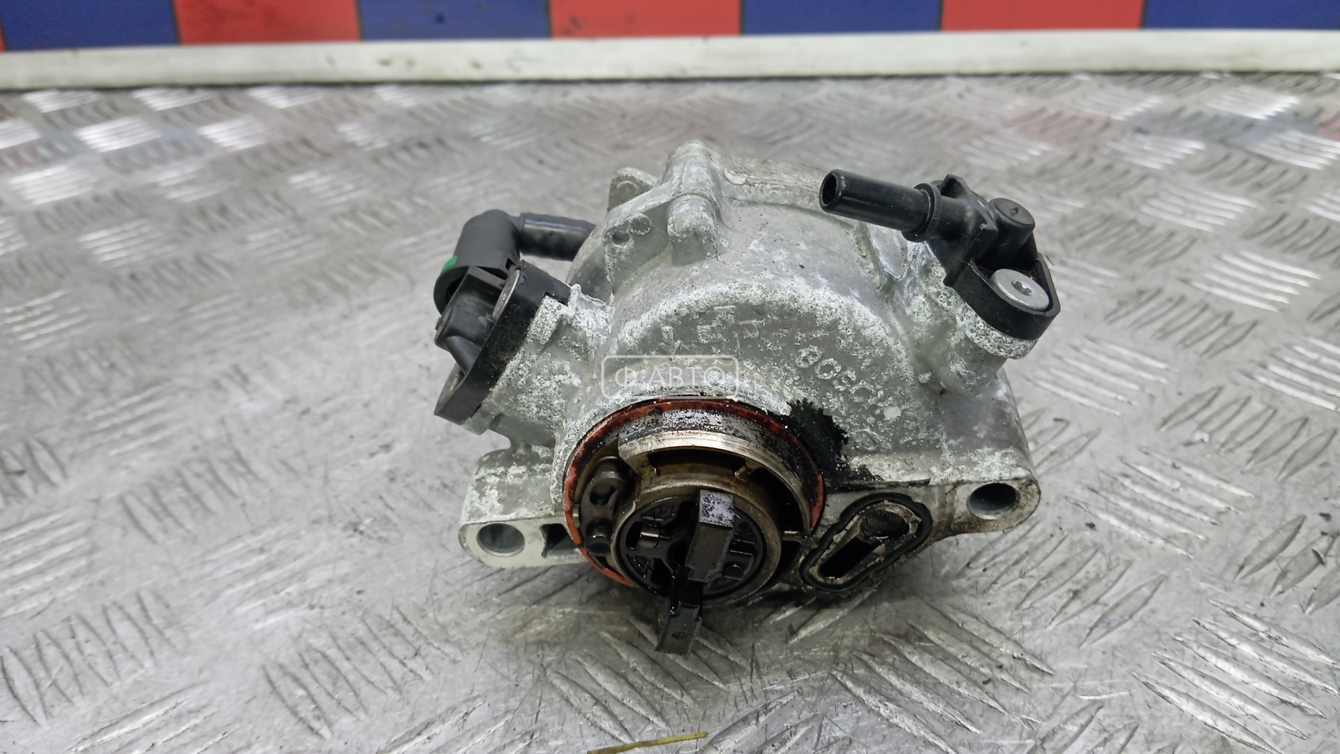 Насос вакуумный