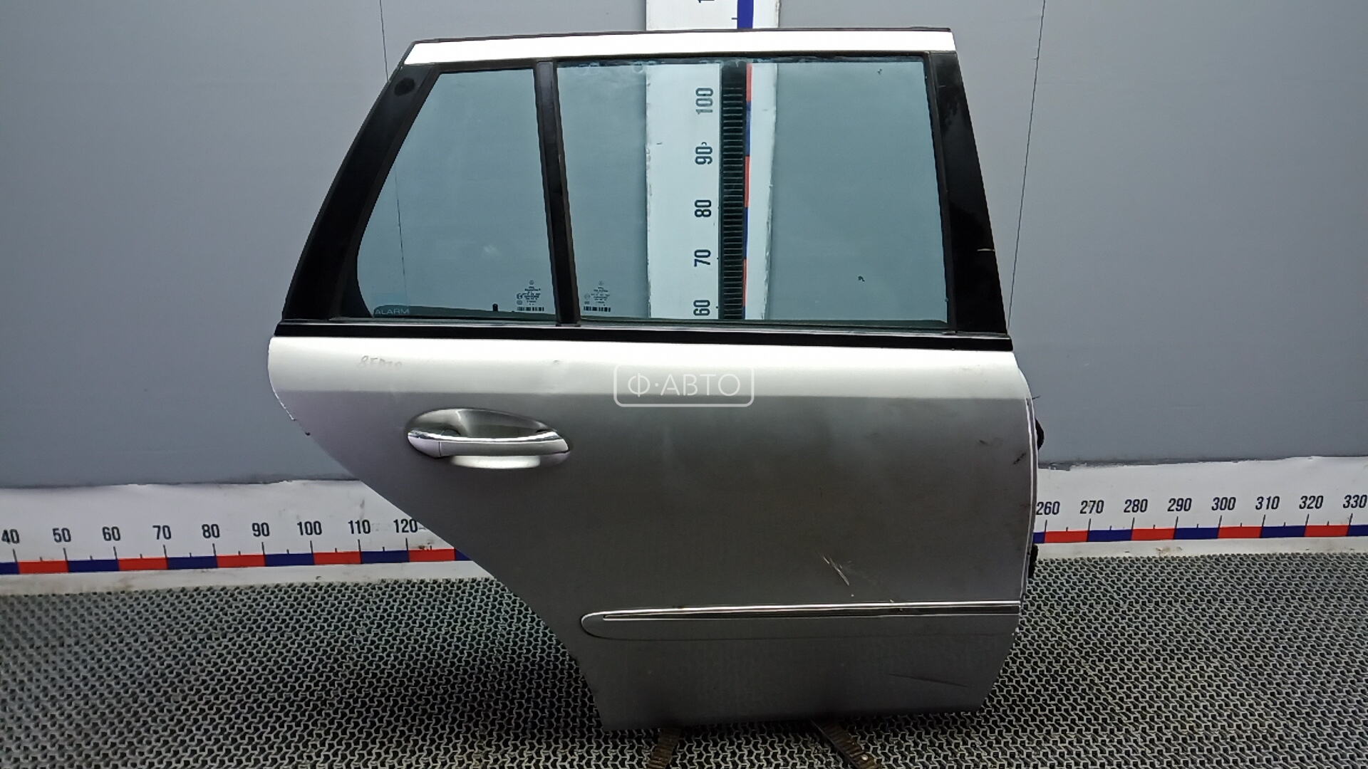 Дверь задняя правая