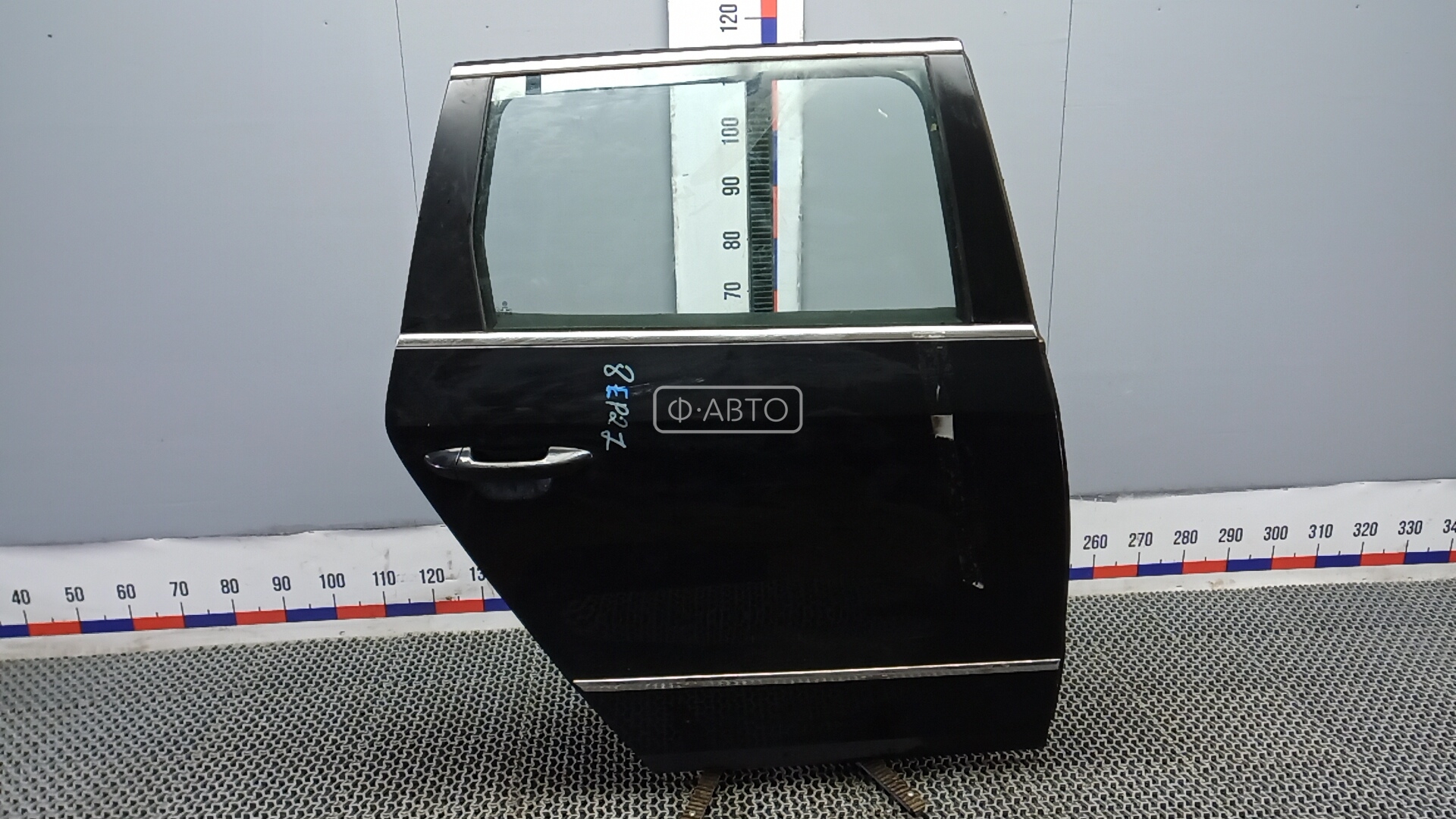 Дверь задняя правая