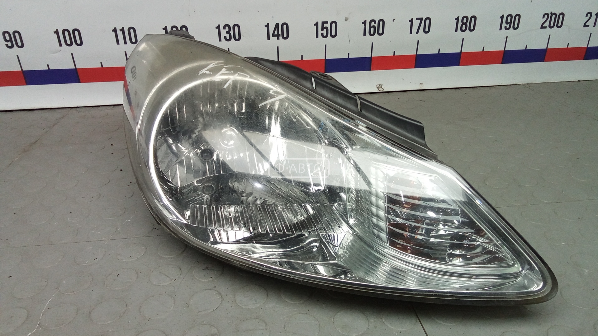 Фара правая