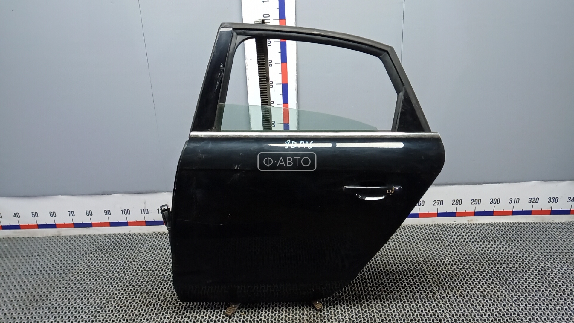 Дверь задняя левая